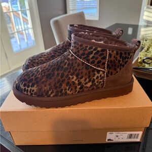 UGG Women’s Ultra Mini Caspian Leopard Print Boots